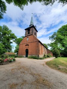 Pilgern auf dem Bergstedter Kirchenweg | Von Poppenbüttel durchs Alstertal nach Bergstedt | Thema: Wofür wir Kirche(n) brauchen @ Philemon-Kirche